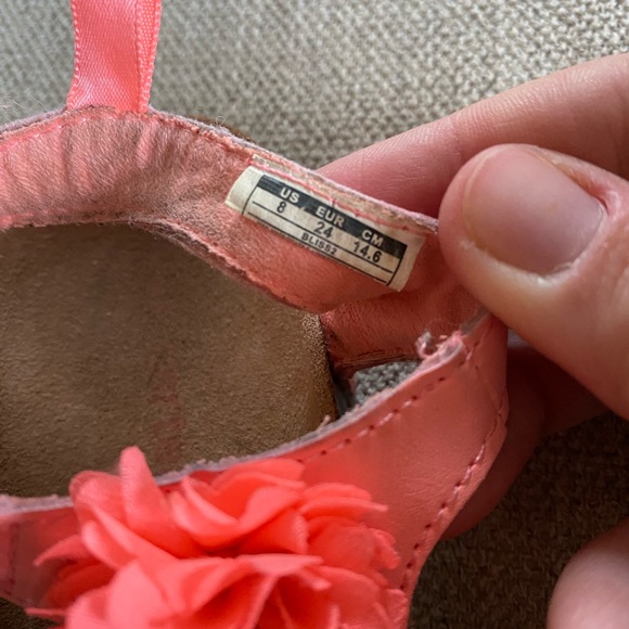 Carter’s Flower Sandals - Picture 4 of 4